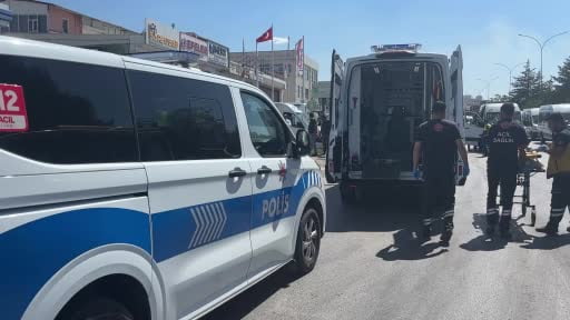 Gaziantep'te işçi servisinin önünde seyir halinde olan tıra arkadan çarpması sonucu meydana gelen...