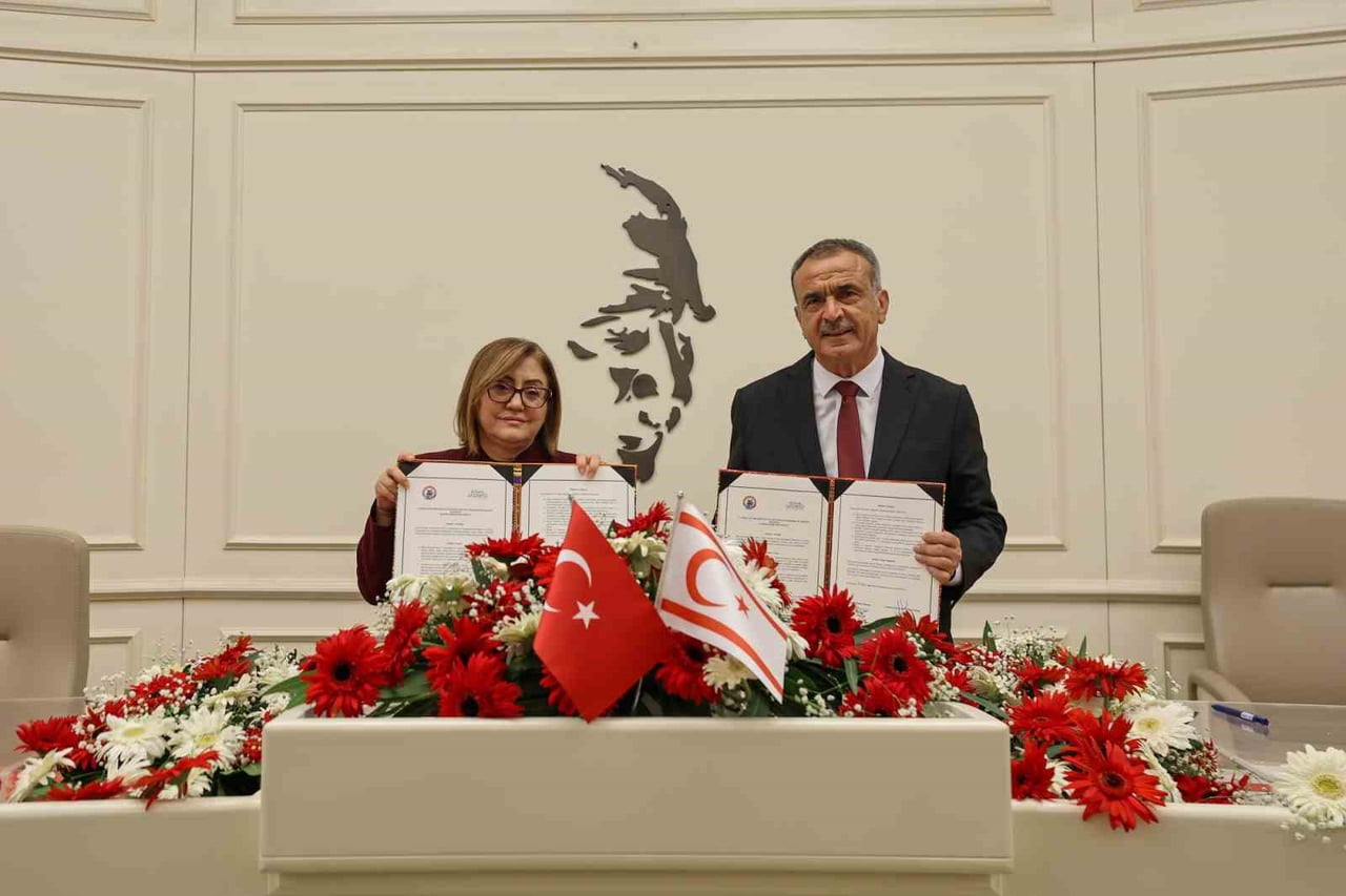 GAZİANTEP BÜYÜKŞEHİR BELEDİYE BAŞKANI FATMA ŞAHİN GAZİMAĞUSA BELEDİYE BAŞKANI DR. SÜLEYMAN...
