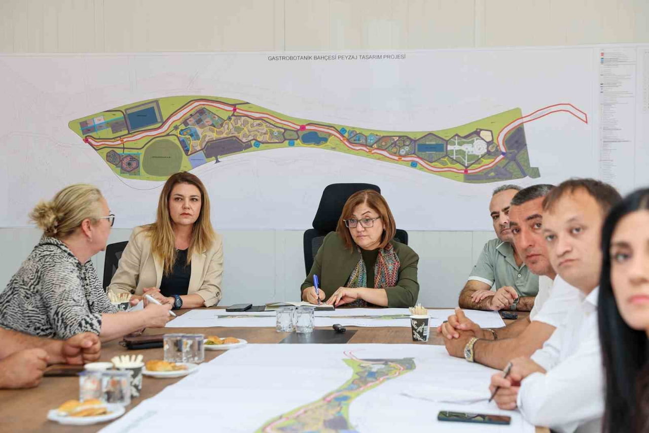 GAZİANTEP BÜYÜKŞEHİR BELEDİYE BAŞKANI FATMA ŞAHİN, TÜRKİYE’DE İLK OLACAK GASTROBOTANİK PARKI’NDA...