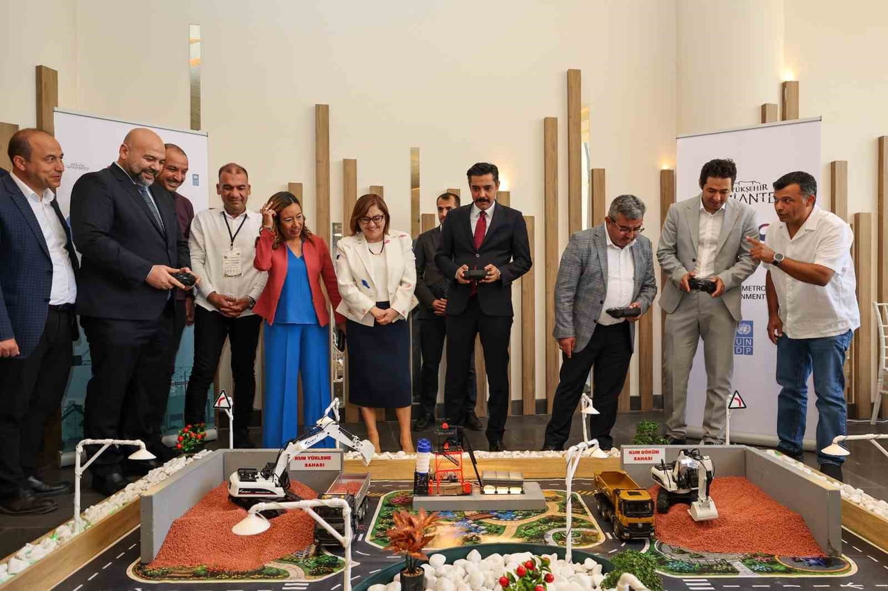 GAZİANTEP BÜYÜKŞEHİR BELEDİYESİ’NİN, KAMU İNŞAAT SÜREÇLERİNDE BİLGİYE ERİŞİMİ KOLAYLAŞTIRMAYI...