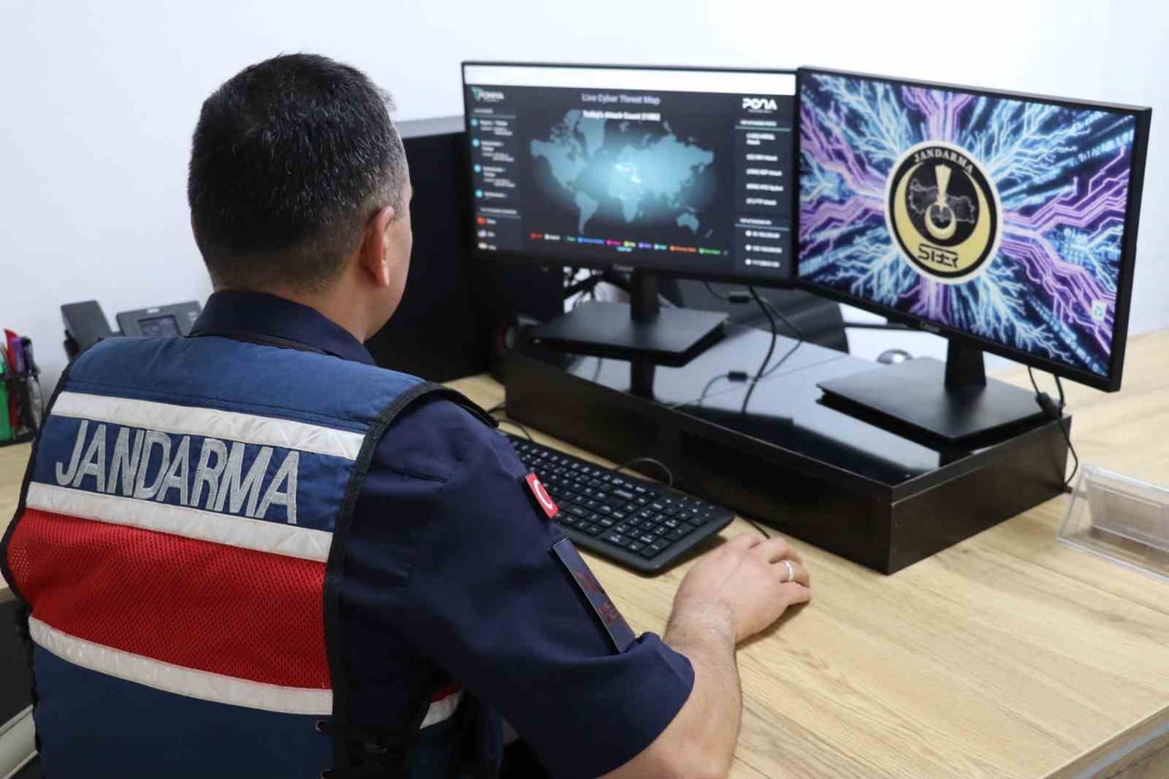 GAZİANTEP’TE SİBER DOLANDIRICILIK YÖNETİMİ İLE 12 VATANDAŞI TOPLAM 558 BİN 506 TL DOLANDIRDIĞI...