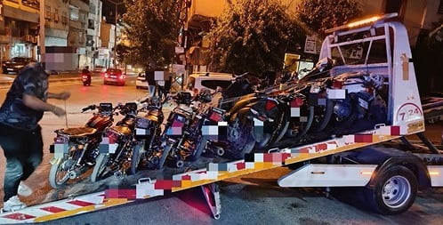 GAZİANTEP’TE TRAFİK DENETLEME ŞUBE MÜDÜRLÜĞÜ EKİPLERİNCE KENT GENELİNDE GERÇEKLEŞTİRİLEN...