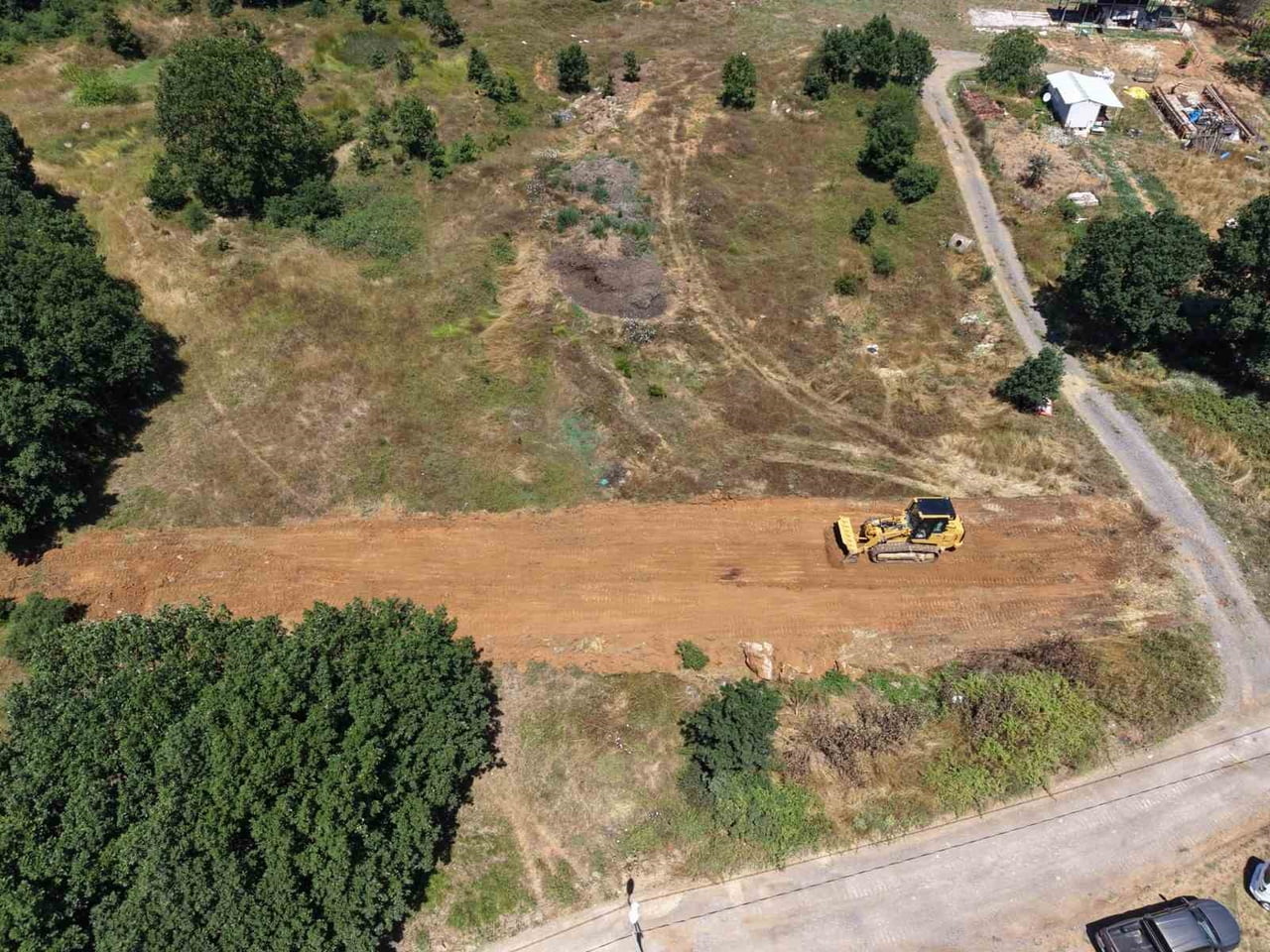 GEBZE'DE İMAR UYGULAMALARI TAMAMLANAN BÖLGELERDE BAŞLATILAN YOL AÇMA ÇALIŞMALARI SÜRÜYOR.