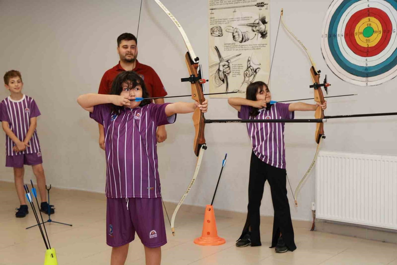 GEBZE'DE YAZ OKULLARINI ZİYARET EDEN BAŞKAN ZİNNUR BÜYÜKGÖZ; BİLİM, SANAT VE SPOR ALANLARINDA...