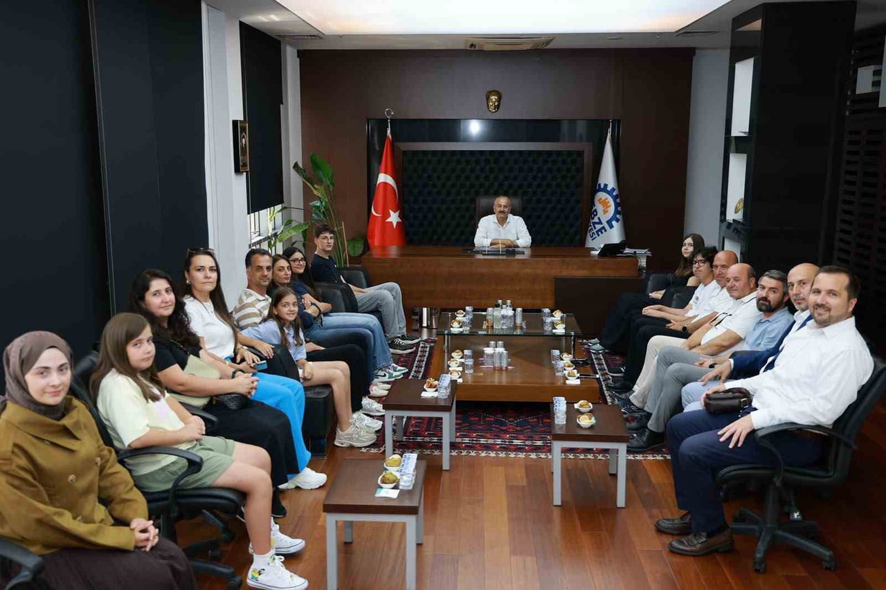 GEBZE BELEDİYE BAŞKANI ZİNNUR BÜYÜKGÖZ, LGS'DE 500 TAM PUAN ALARAK TÜRKİYE BİRİNCİLERİ ARASINA...