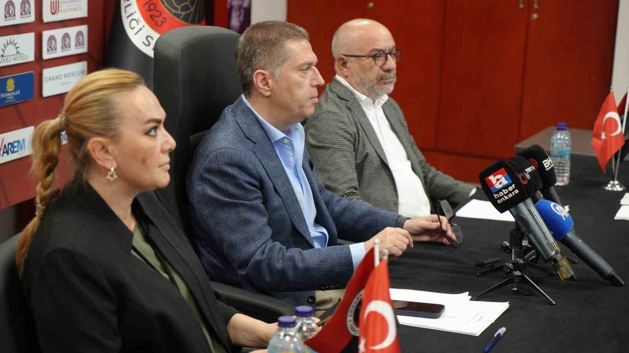 GENÇLERBİRLİĞİ BAŞKANI HAYDAR ARDA ÇAKMAK, GÜNDEME DAİR DEĞERLENDİRME TOPLANTISI...
