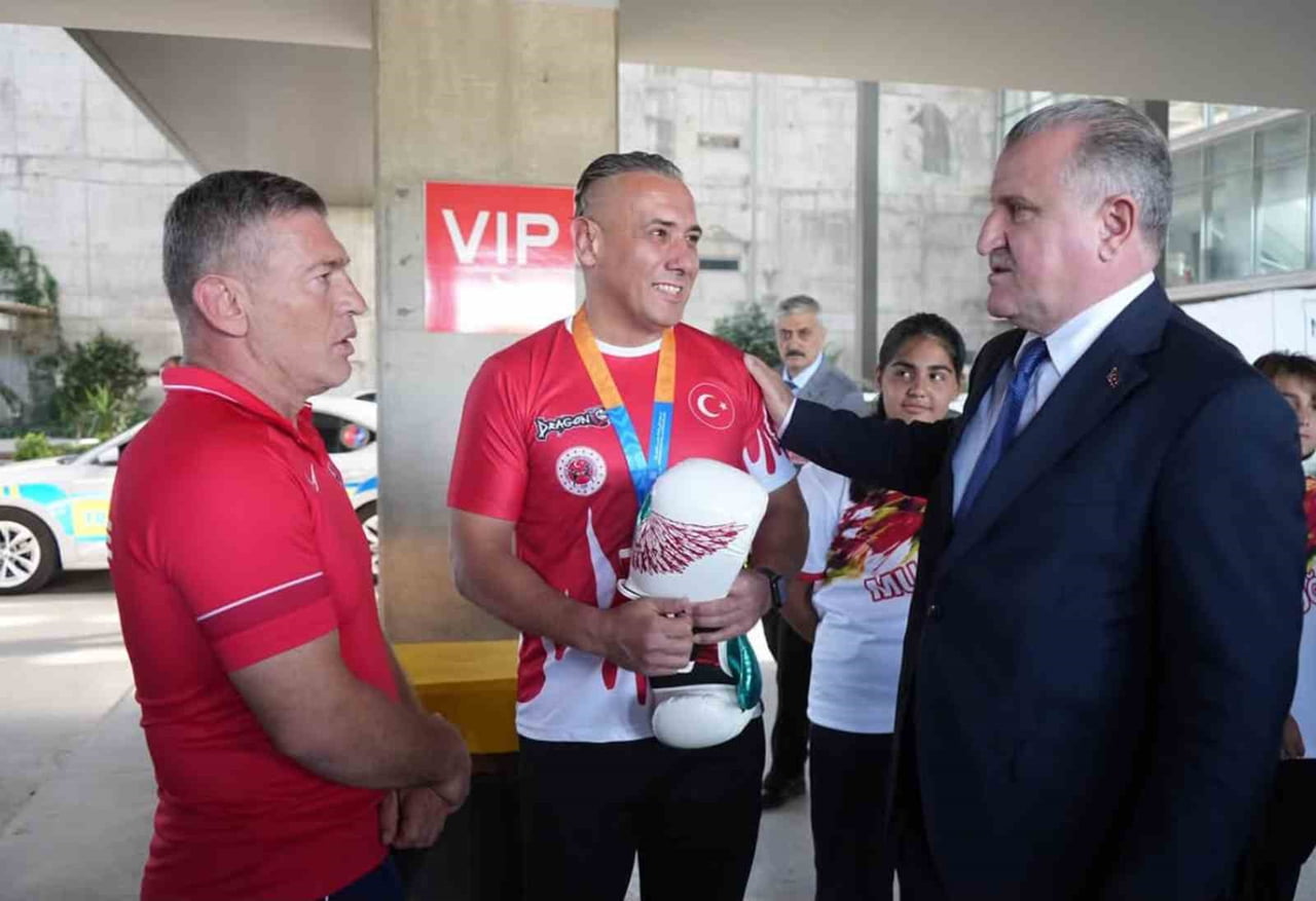 GENÇLİK VE SPOR BAKANI DR. OSMAN AŞKIN BAK, BİR DİZİ İNCELEME, ZİYARET VE AÇILIŞ PROGRAMI...