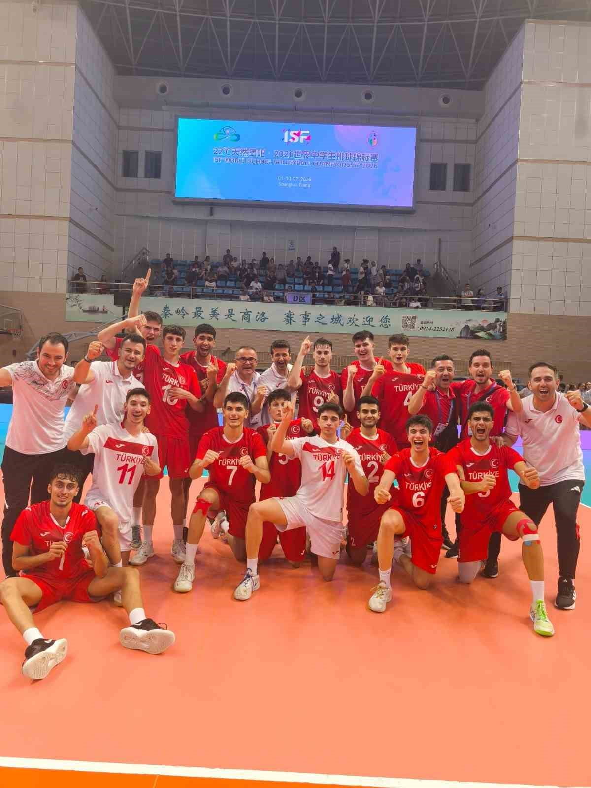 GENÇLİK VE SPOR BAKANI DR. OSMAN AŞKIN BAK, ÇİN’DE DÜZENLENEN 2026 DÜNYA LİSELER ARASI VOLEYBOL...