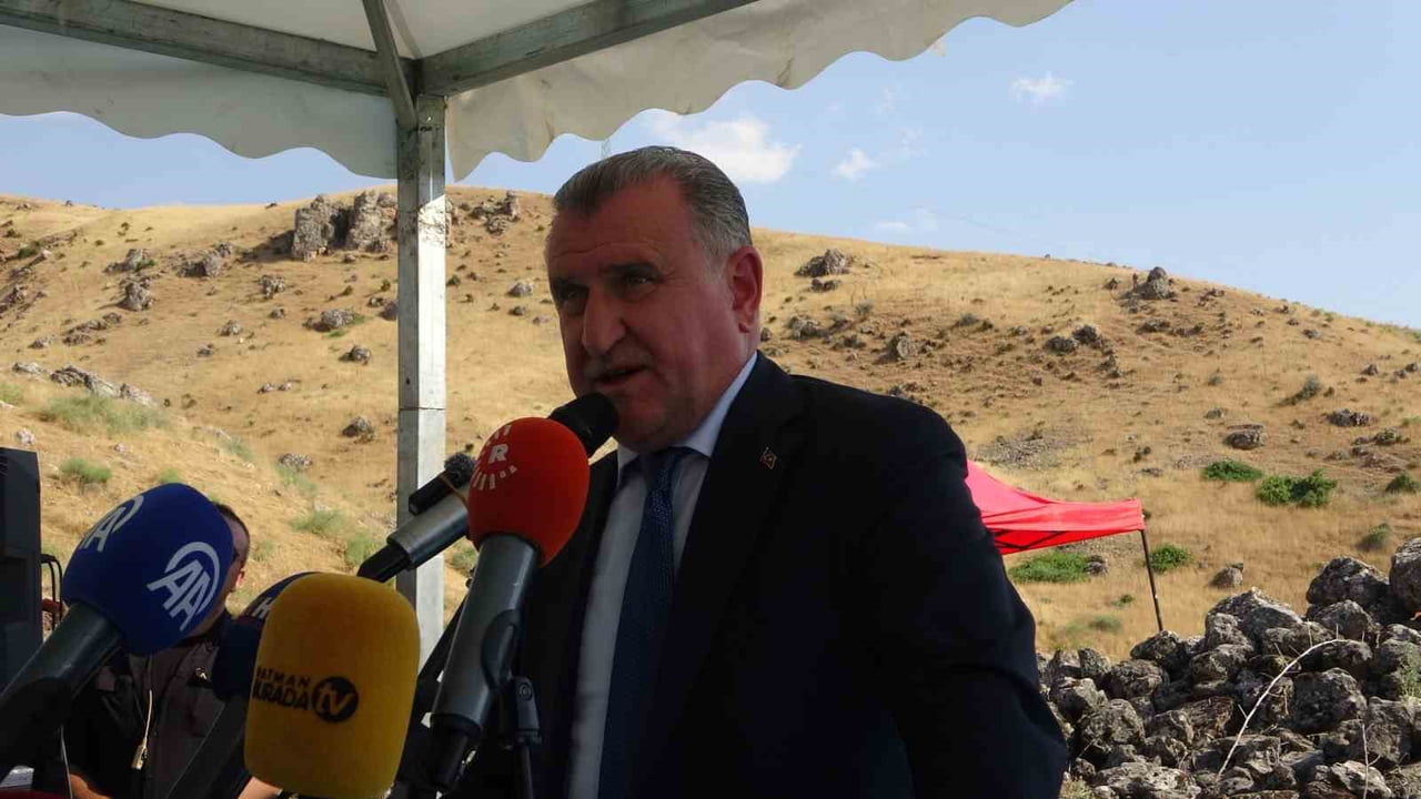 GENÇLİK VE SPOR BAKANI OSMAN AŞKIN BAK'IN KONUŞMASI