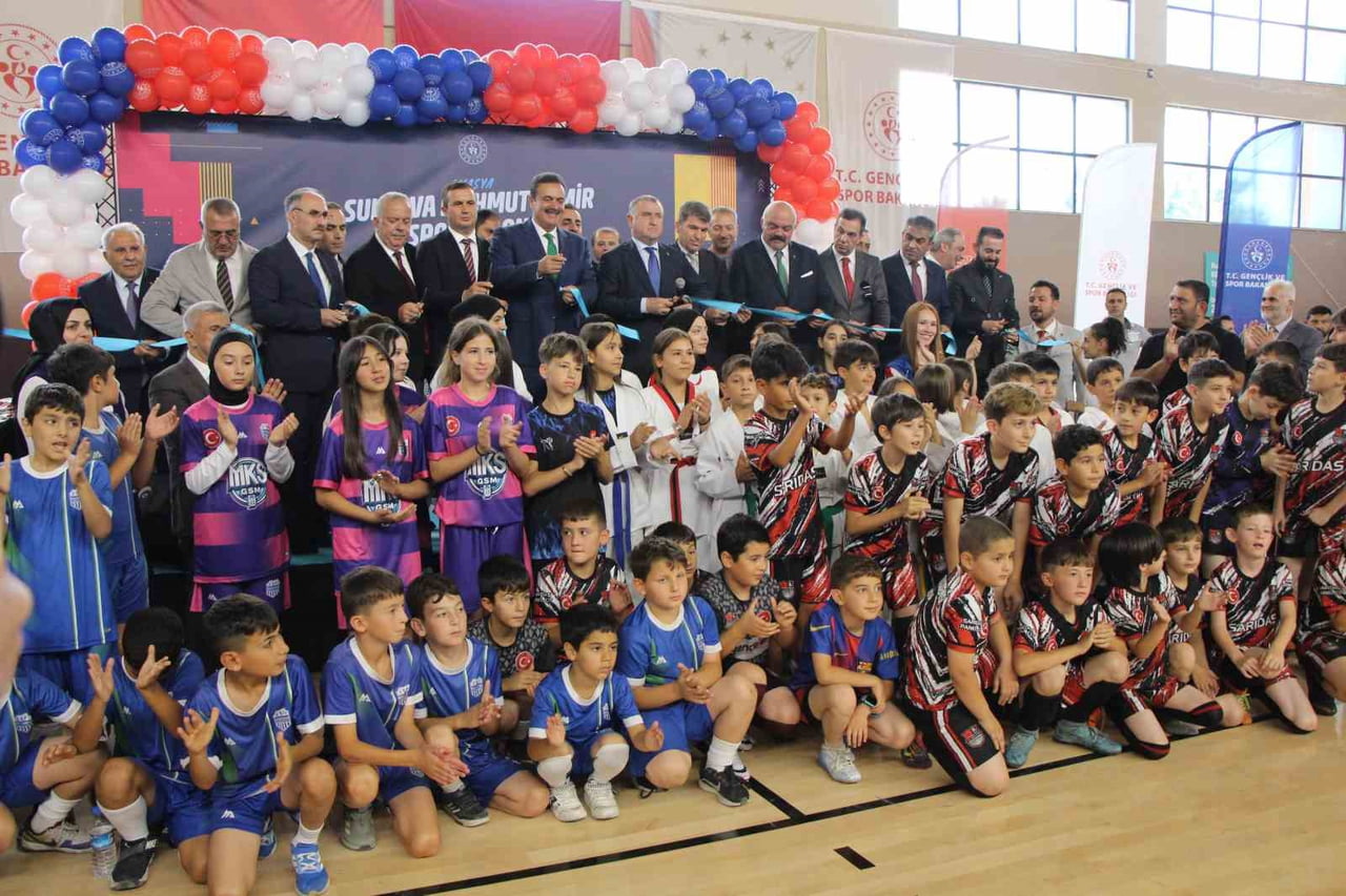 GENÇLİK VE SPOR BAKANI OSMAN AŞKIN BAK, AMASYA'DA 2 TESİSİN AÇILIŞINI YAPTI. MERZİFON GENÇLİK...