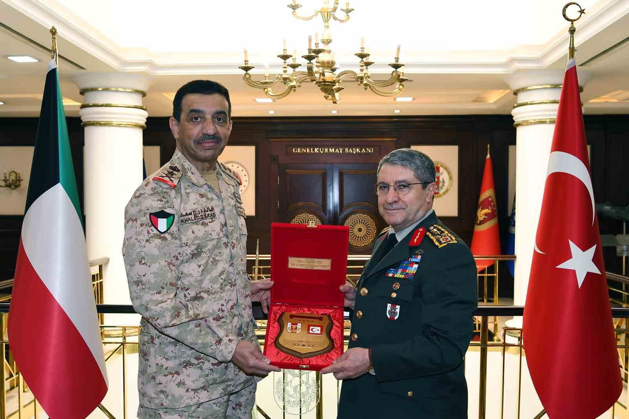 GENELKURMAY BAŞKANI ORGENERAL SELÇUK BAYRAKTAROĞLU, KUVEYT GENELKURMAY BAŞKANI KORGENERAL KHALED...