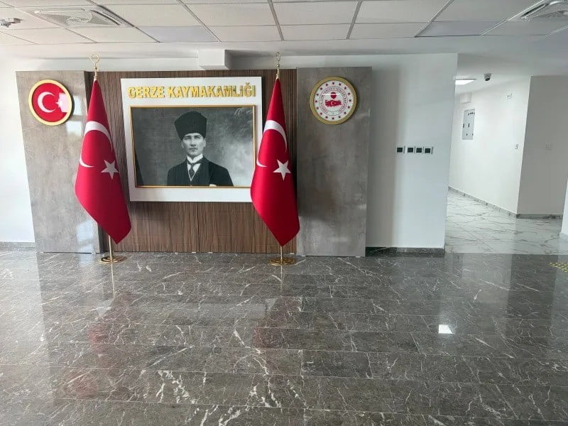 GERZE'DE UZUN YILLAR ATIL DURUMDA KALAN BİNA, TAMAMLANAN ÇALIŞMALARIN ARDINDAN KAMU HİZMETİNE...