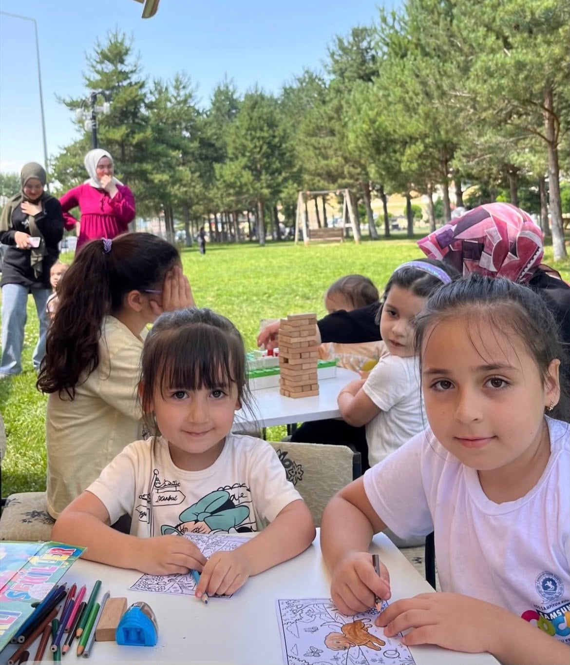 GEZİCİ KÜTÜPHANE YENİŞEHİR PARKI’NDA ÇOCUKLARLA BULUŞTU