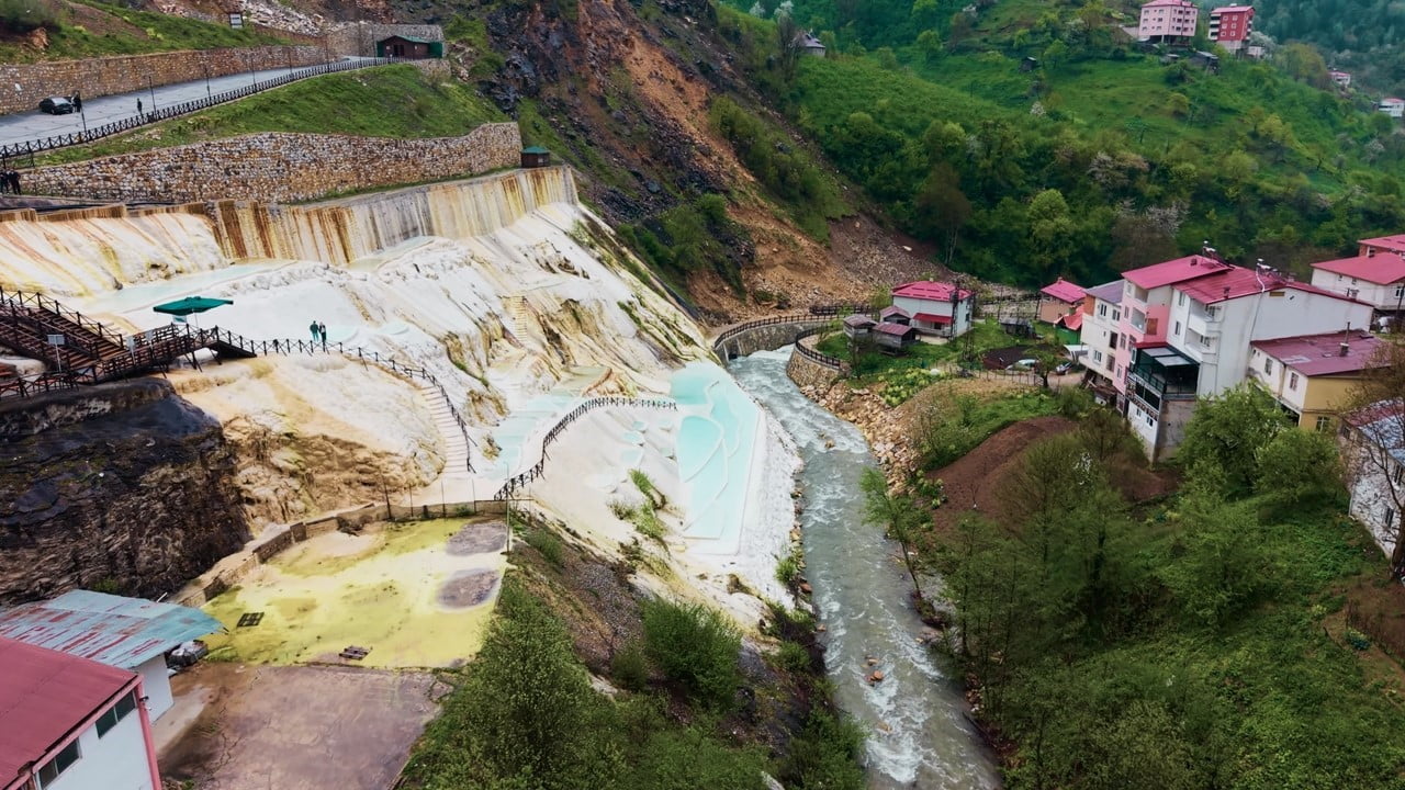 GİRESUN'DA HER YIL YAKLAŞIK 1 MİLYONA YAKIN YERLİ VE YABANCI ZİYARETÇİYİ AĞIRLAYAN, KENTİN EN...