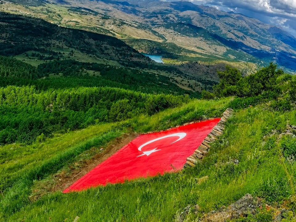 GİRESUN'UN ALUCRA İLÇESİNE BAĞLI KÖKLÜCE KÖYÜ'NDEKİ HÜNKAR KALESİNE 2010 YILINDA İNŞA EDİLEN AY...