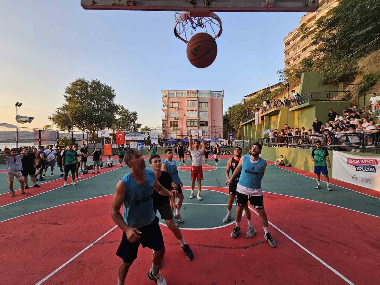 GÖLCÜK'TE YAZ SPOR ETKİNLİKLERİ KAPSAMINDA DÜZENLENECEK SOKAK BASKETBOLU TURNUVASI, 1-2 AĞUSTOS'TA...