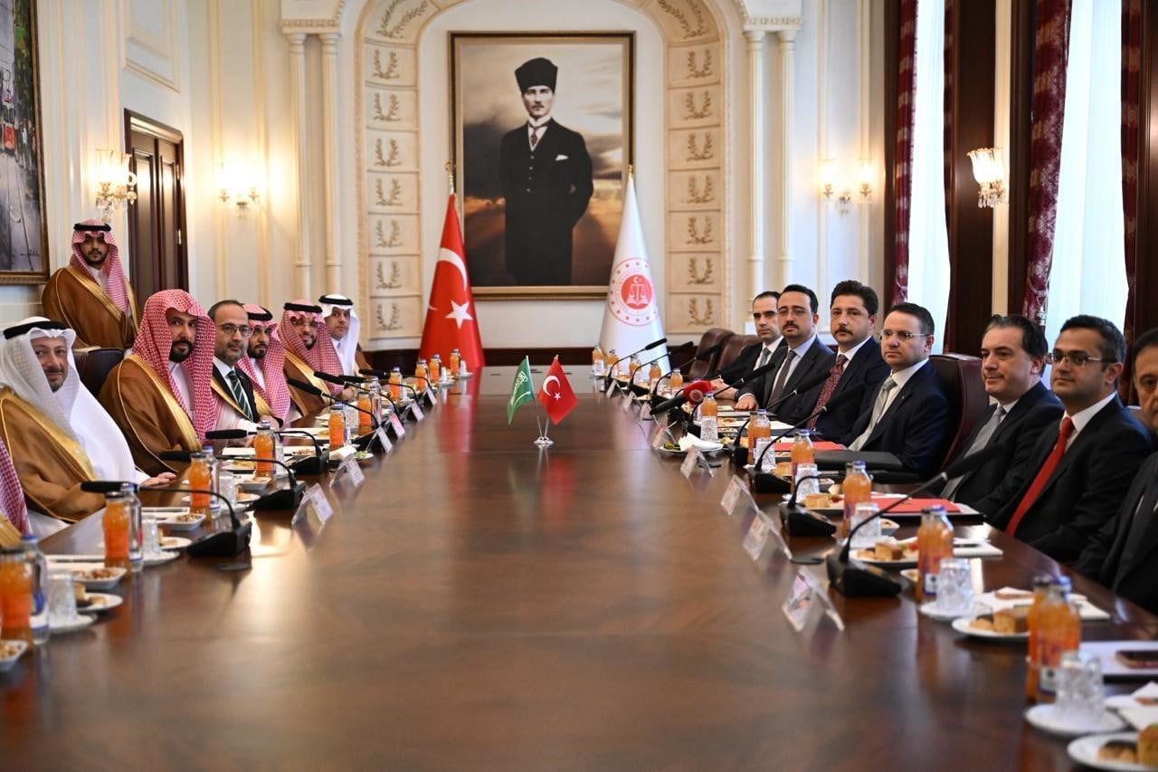 GÖRÜŞMEYE ADALET BAKAN YARDIMCISI BURAK CEYHAN, SUUDİ ARABİSTAN KRALLIĞI ADALET BAKAN YARDIMCISI...