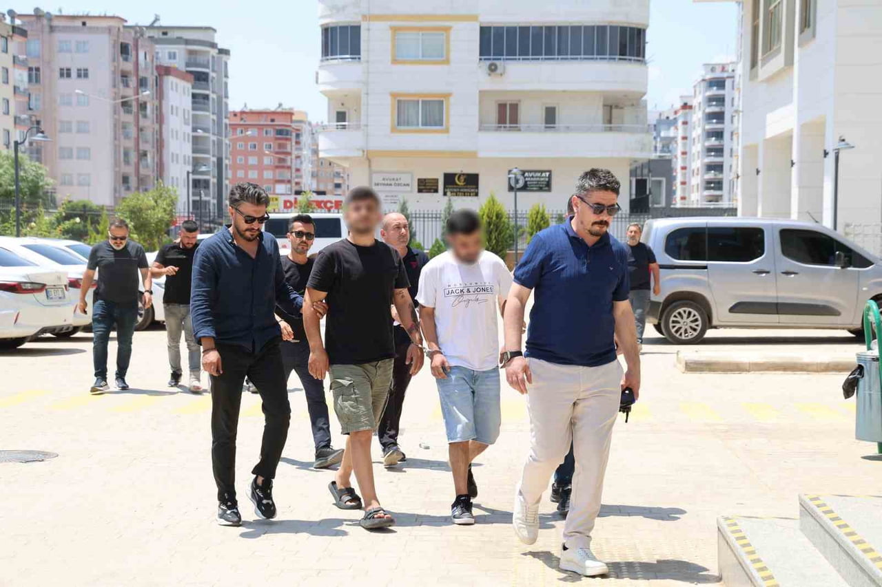GÖZALTINA ALINAN 4 ŞÜPHELİ, SAVCILIK İFADELERİNİN ARDINDAN SERBEST BIRAKILDI.