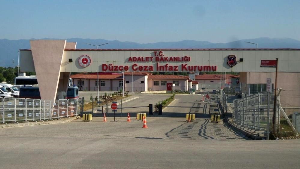 GÖZALTINA ALINAN ŞAHISLAR, SEVK EDİLDİKLERİ ADLİ MAKAMLARCA TUTUKLANARAK CEZAEVİNE...