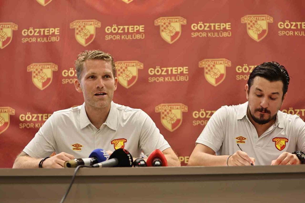 GÖZTEPE BAŞKANI RASMUS ANKERSEN BASIN MENSUPLARIYLA BİR ARAYA GELEREK ÖNEMLİ AÇIKLAMALARDA...