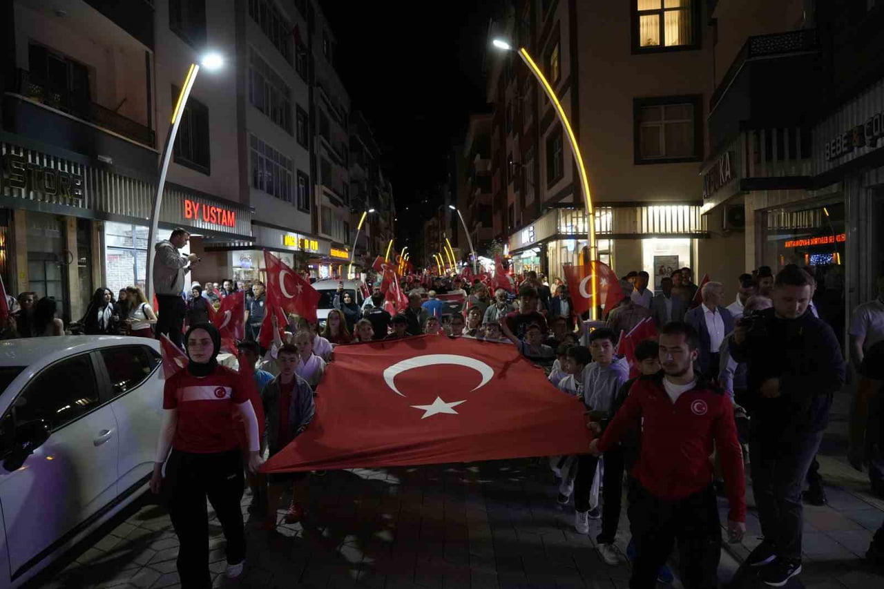 GÜMÜŞHANE'DE 15 TEMMUZ DEMOKRASİ VE MİLLİ BİRLİK GÜNÜ DOLAYISIYLA BİR DİZİ ETKİNLİK...