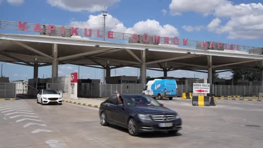 Gurbetçilerin ana vatan Türkiye yolculuğu sürüyor: "Bayrağı görünce bütün yorgunluğumuz...