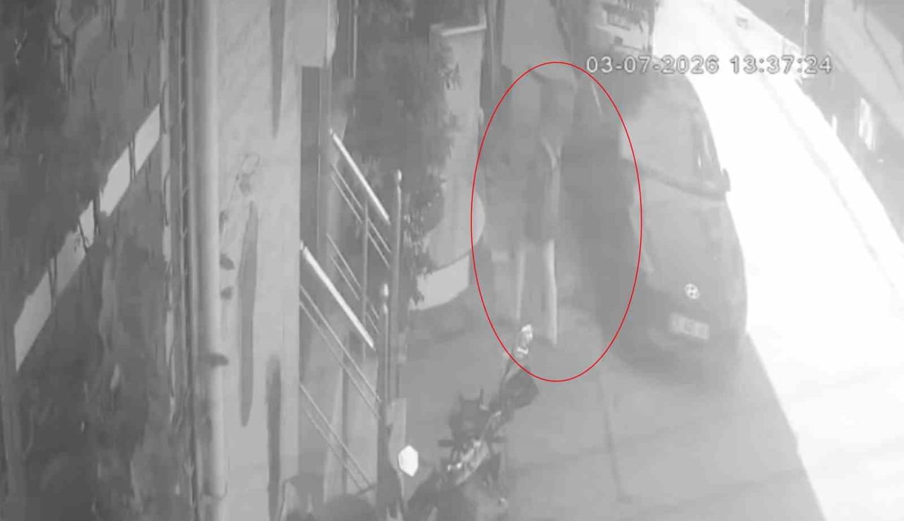 GÜVENLİK KAMERALARINA YANSIYAN OLAYIN ARDINDAN İŞLETME SAHİBİ, AYNI KİŞİNİN BAŞKA BİR KUAFÖRÜ DE...