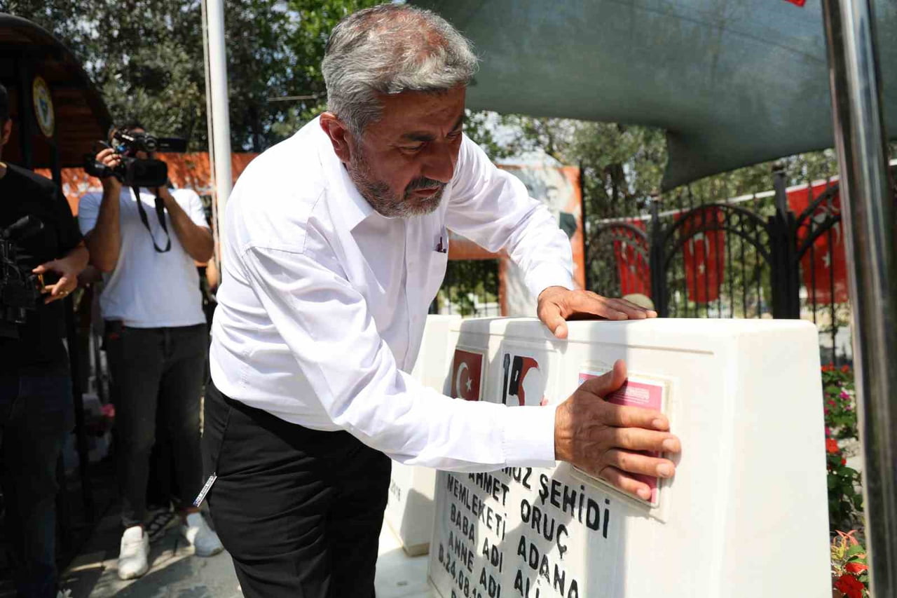 HACI ALİ ORUÇ, HAİN SALDIRININ 10. YIL DÖNÜMÜ YAKLAŞIRKEN EVLATLARININ MEZARINI ZİYARET...
