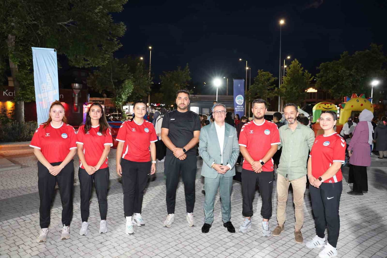 HACILAR BELEDİYE BAŞKANI BİLAL ÖZDOĞAN; KAYSERİ BÜYÜKŞEHİR BELEDİYESİ SPOR AŞ TARAFINDAN HACILAR...
