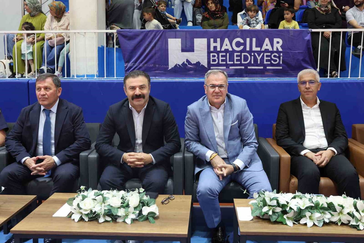 HACILAR BELEDİYESİ İLE GENÇLİK VE SPOR İLÇE MÜDÜRLÜĞÜ İŞ BİRLİĞİNDE GELENEKSEL OLARAK DÜZENLENEN...