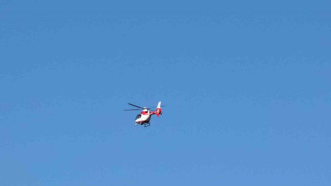 HAKKARİ'DE SOLUNUM YETMEZLİĞİ NEDENİYLE ENTÜBE EDİLEN BEBEK, SAĞLIK BAKANLIĞINA AİT HELİKOPTER...