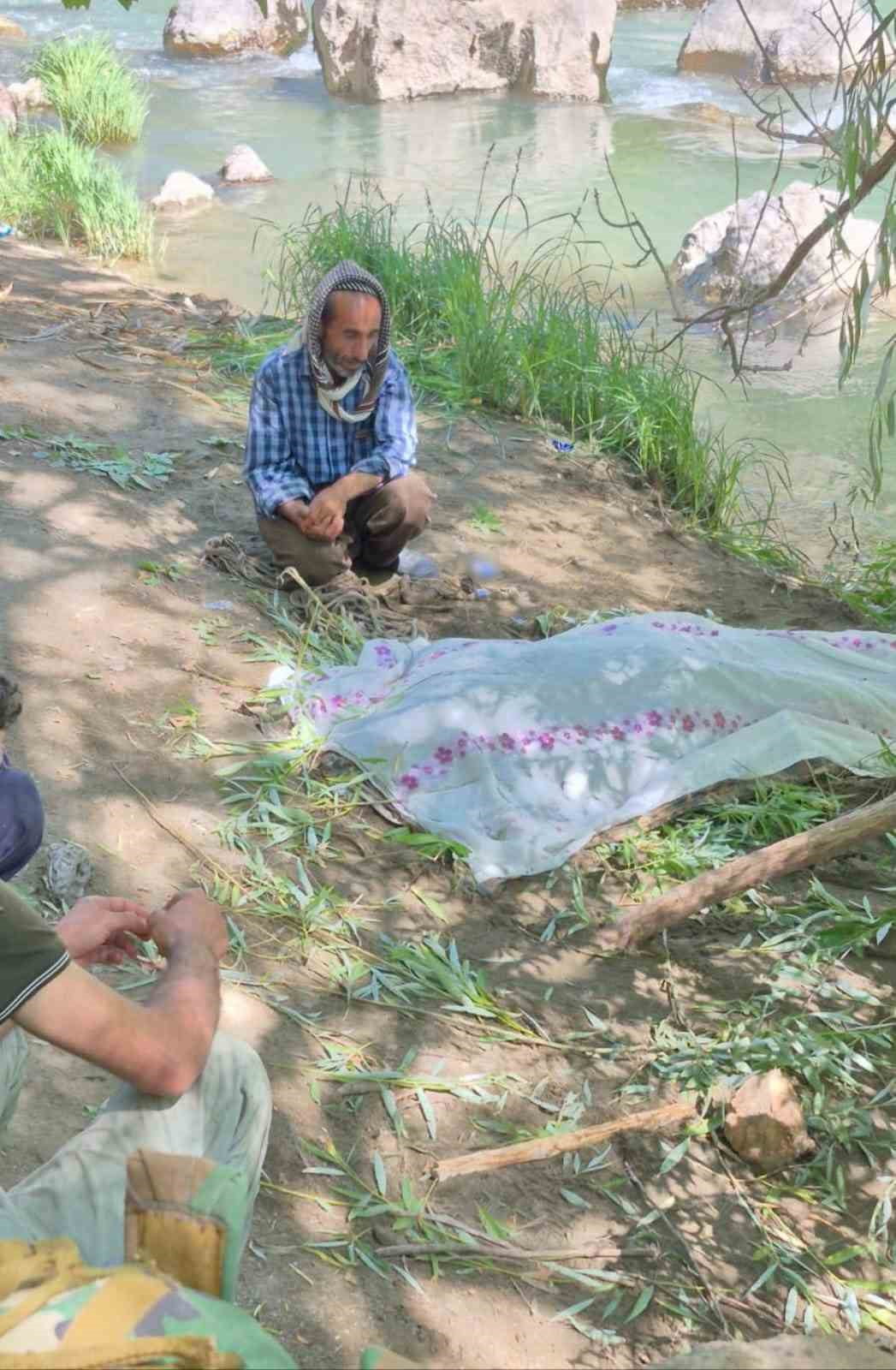 HAKKARİ'NİN DERECİK İLÇESİNDE 5 GÜNDÜR KAYIP OLARAK ARANAN ŞEVKET İZCİ'DEN ACI HABER...