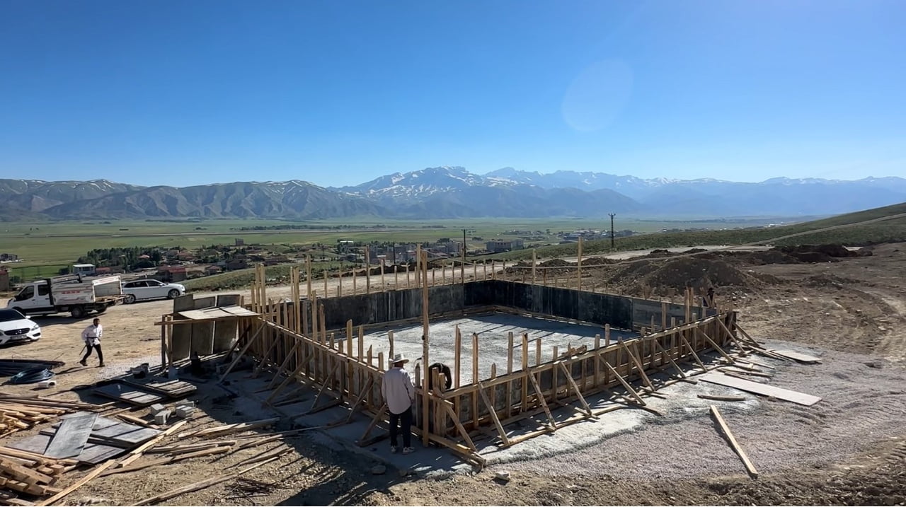 HAKKARİ'NİN YÜKSEKOVA İLÇESİNDE, CENAZE HİZMETLERİNDE BÜYÜK KOLAYLIK SAĞLAYACAK MODERN GASSİLHANE...
