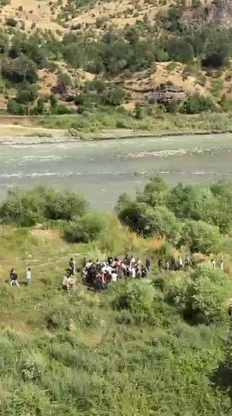 HAKKARİ’NİN ÇUKURCA İLÇESİNDE ZAP SUYU’NA DÜŞEN ŞAHSIN CESEDİ BULUNDU.
