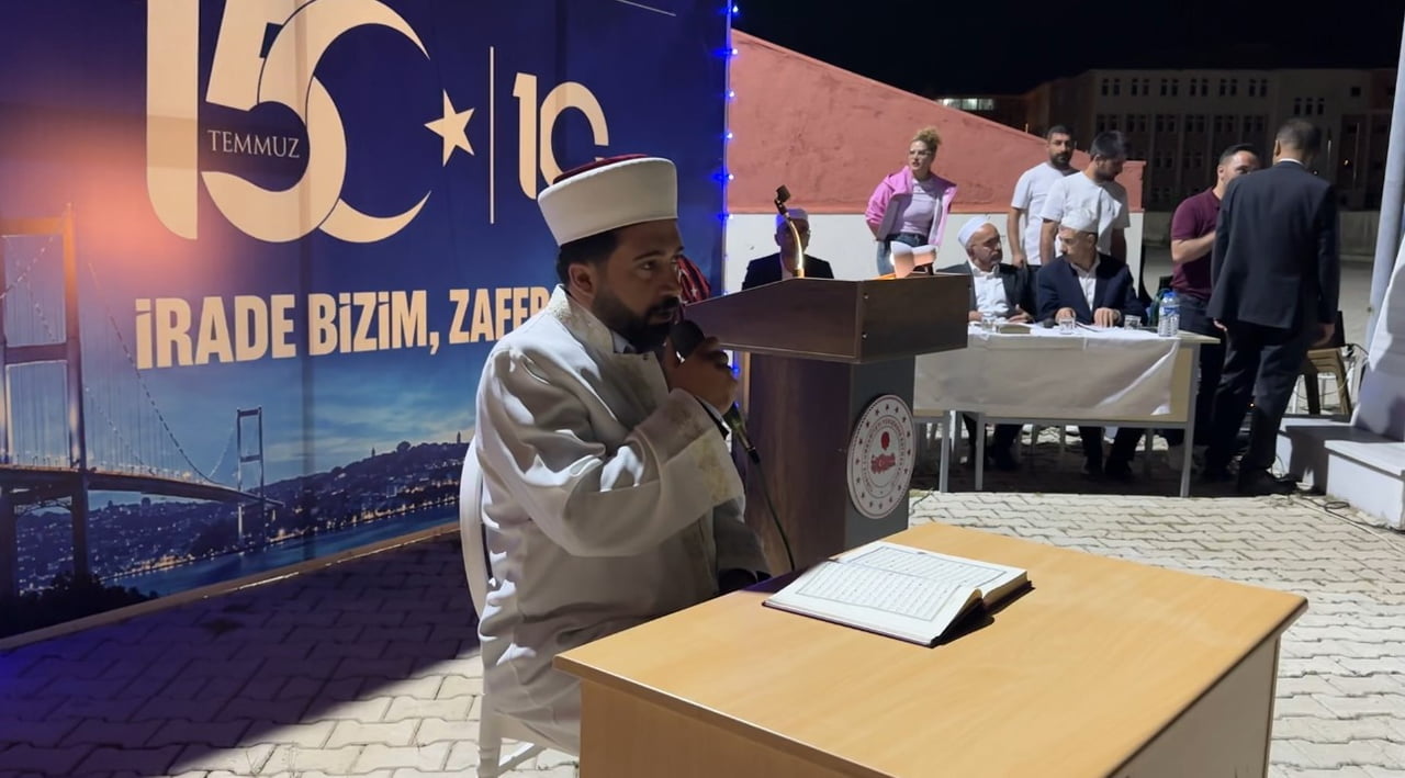 HAKKARİ’NİN YÜKSEKOVA İLÇESİNDE DE TÜM TÜRKİYE'DE OLDUĞU GİBİ "15 TEMMUZ DEMOKRASİ VE MİLLİ BİRLİK...