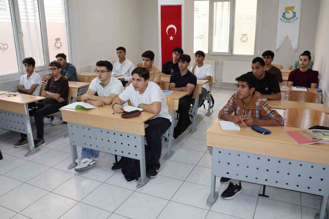 HALİLİYE’DE ÜNİVERSİTE ADAYLARINA ÜCRETSİZ YAZ KURSU