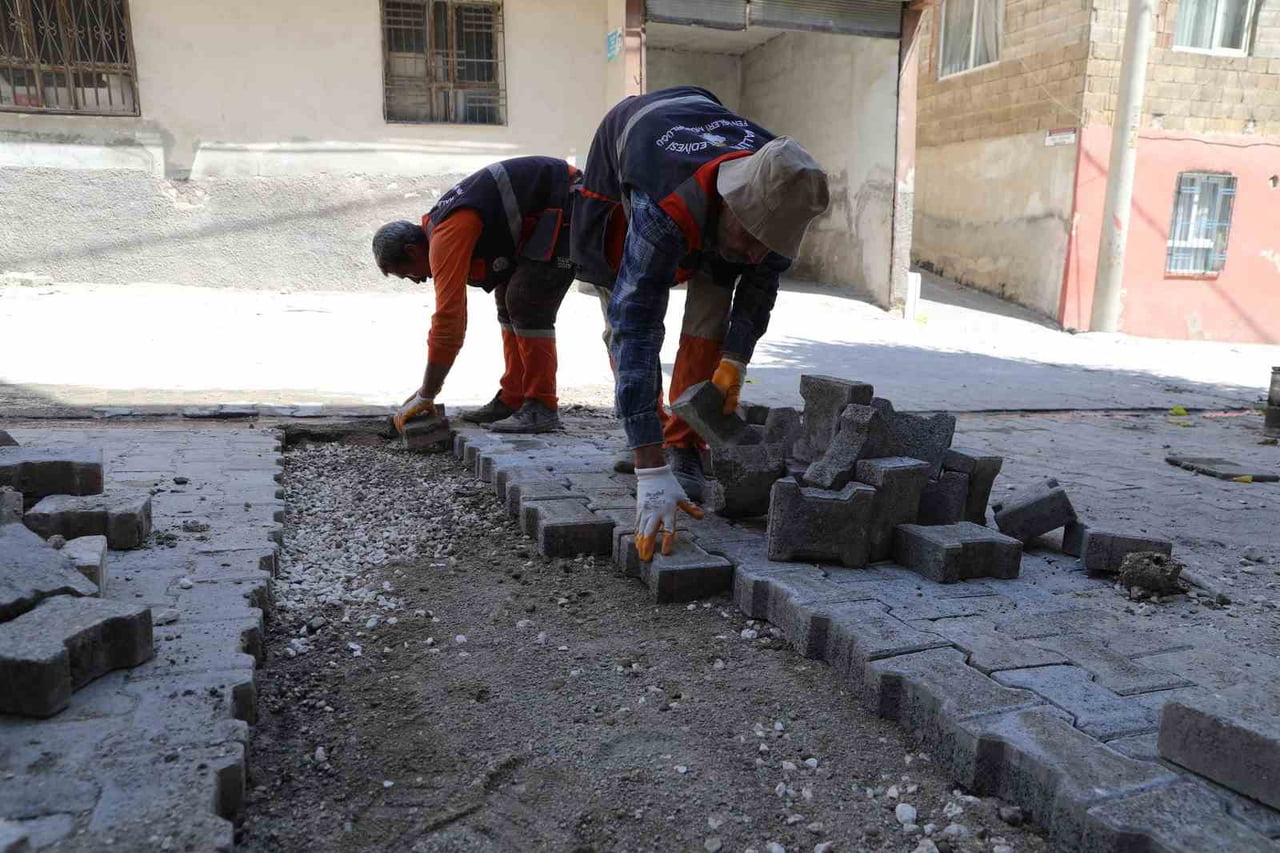HALİLİYE’DE ÜST YAPI ÇALIŞMALARI SÜRÜYOR