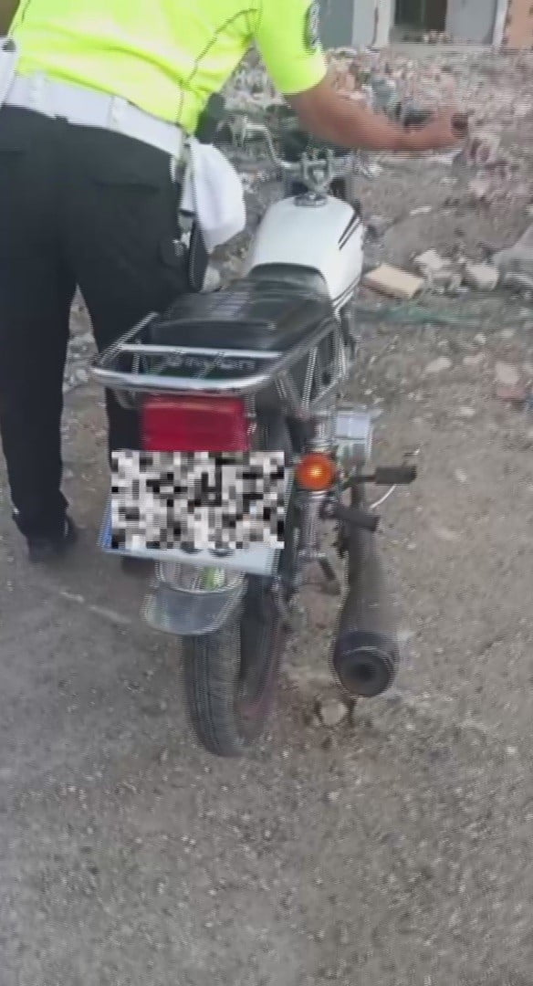 HATAY'DA SON BİR HAFTADA 9 ABARTI EGZOZLU MOTOSİKLETLİYE ÇEŞİTLİ MADDELERDEN TOPLAMDA 1 MİLYON 350...