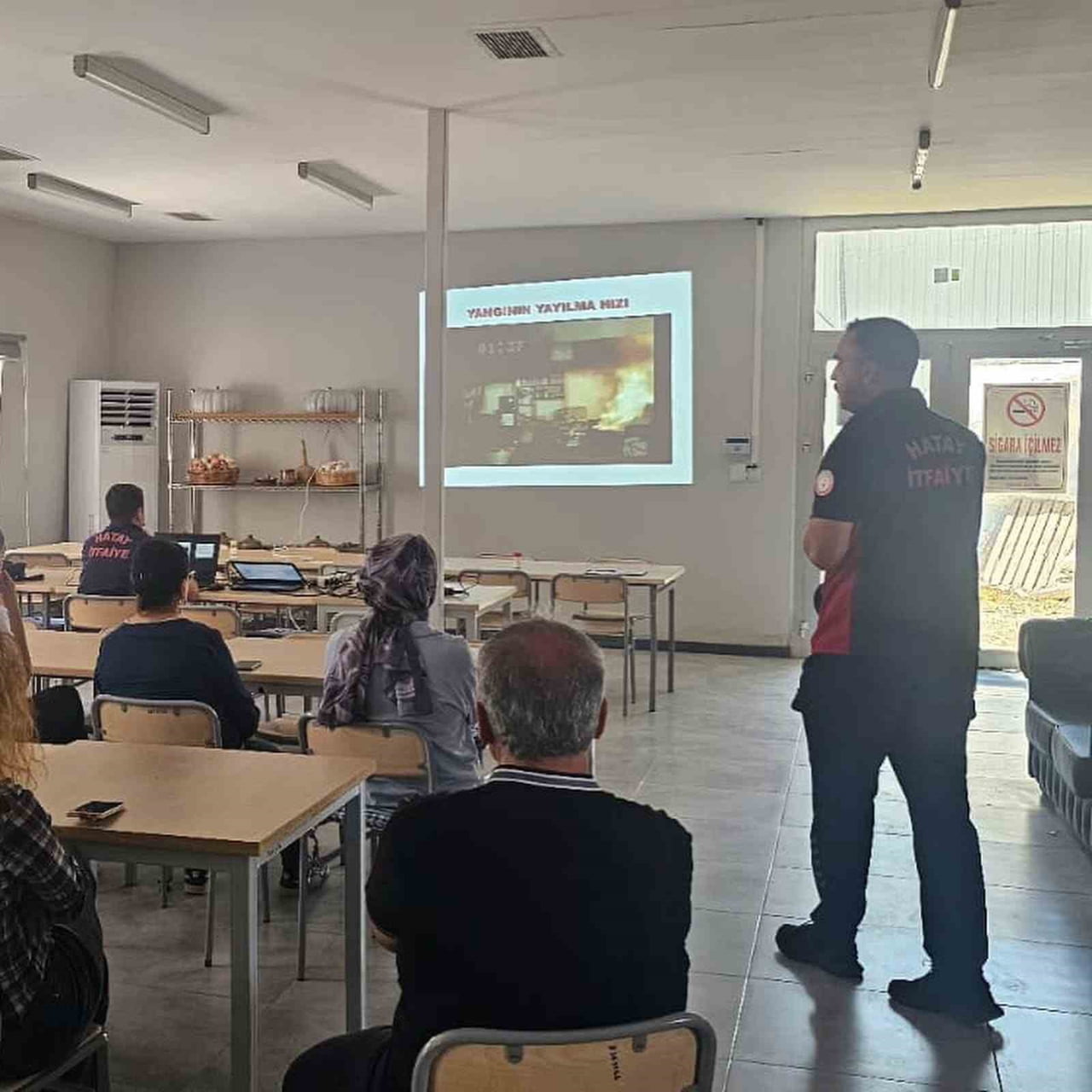 HATAY ARKEOLOJİ MÜZESİ’NDE DÜZENLENEN TEMEL YANGIN EĞİTİMİ VE TATBİKATINDA, PERSONELE OLASI...