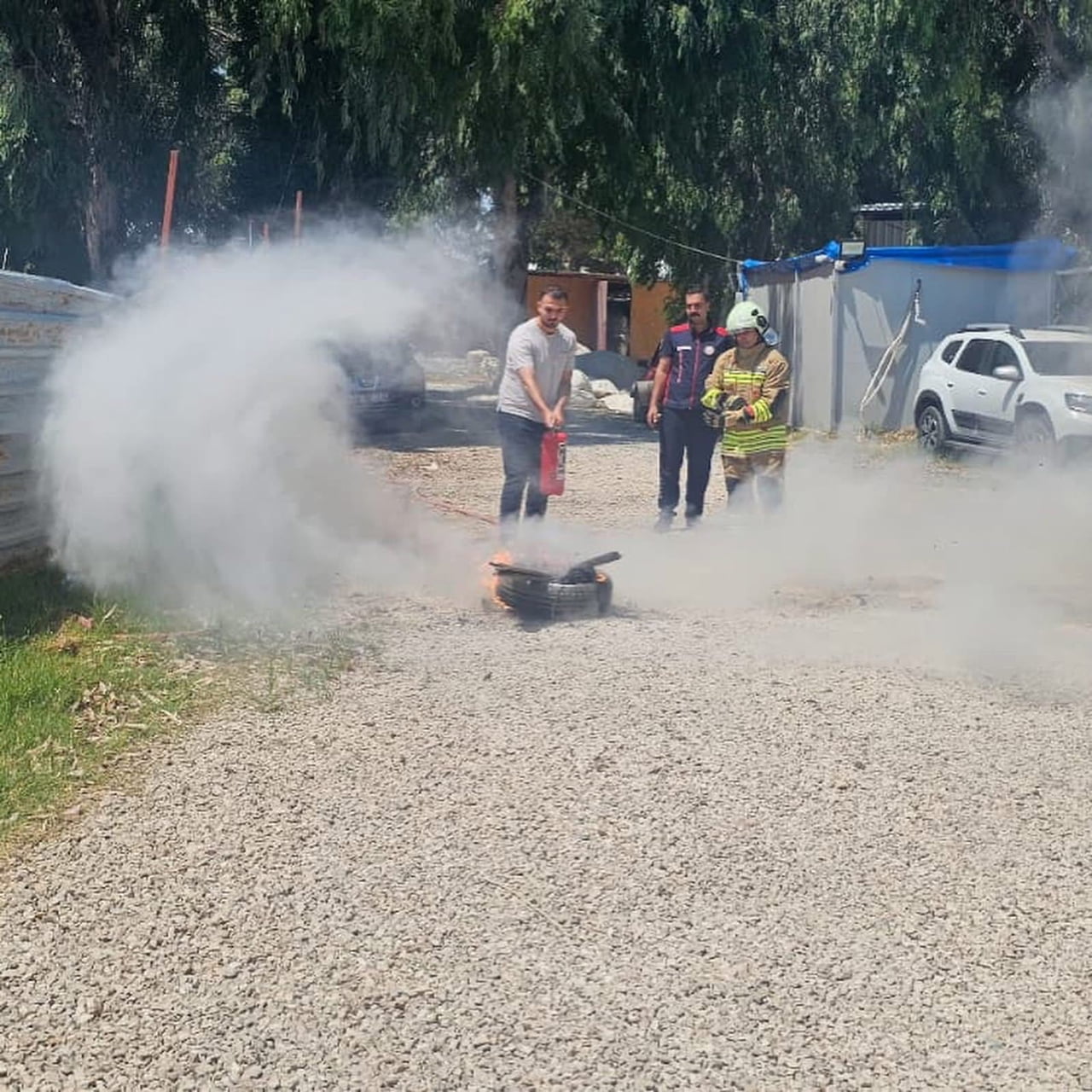 HATAY ARKEOLOJİ MÜZESİ’NDE DÜZENLENEN TEMEL YANGIN EĞİTİMİ VE TATBİKATINDA, PERSONELE OLASI...
