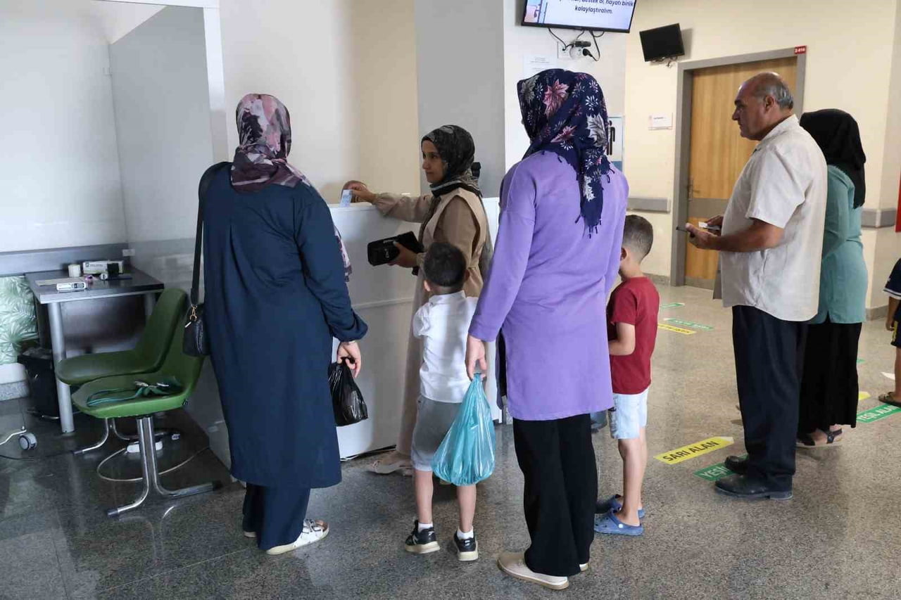 HATAY BÜYÜKŞEHİR BELEDİYESİ TARAFINDAN DÜZENLENEN GELENEKSEL SÜNNET ŞÖLENİ KAPSAMINDA ÇOCUKLARIN...