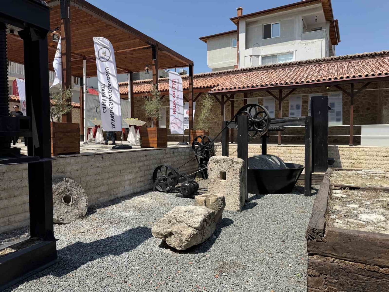 HATAY’DA YAKLAŞIK 300 YILLIK GEÇMİŞE SAHİP OLAN VE KENTİN İLK ZEYTİN YAĞI FABRİKASI OLMA ÖZELLİĞİ...