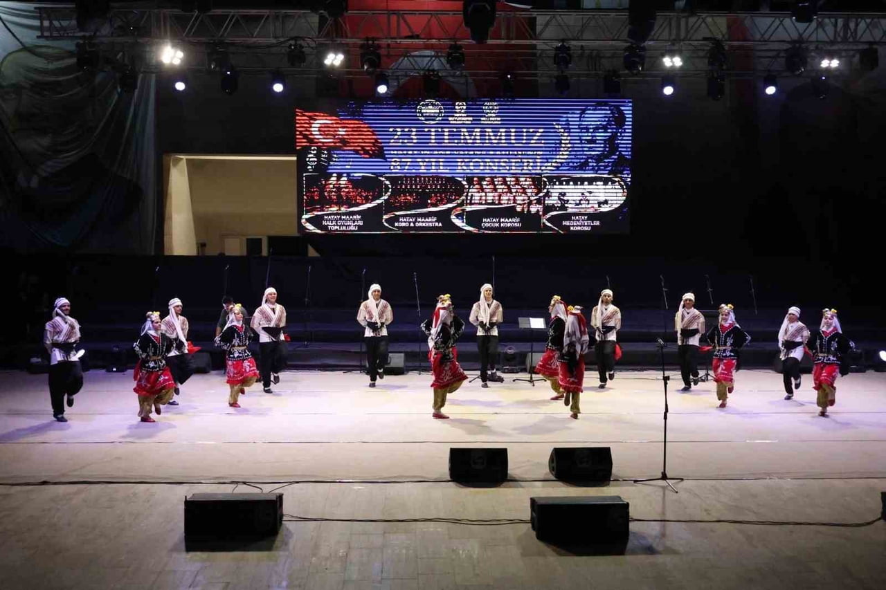 HATAY MAARİF HALK OYUNLARI TOPLULUĞU GÖSTERİ YAPTI
