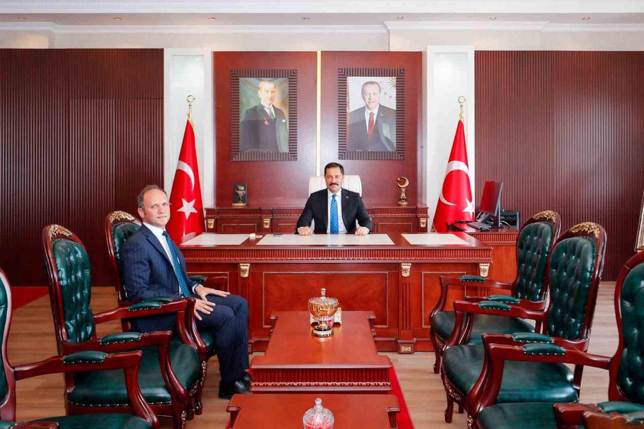 HATAY VALİSİ MUSTAFA MASATLI, ERZİN KAYMAKAMLIĞI’NI ZİYARET EDEREK KAYMAKAM YUNUS EMRE AKPINAR’DAN...