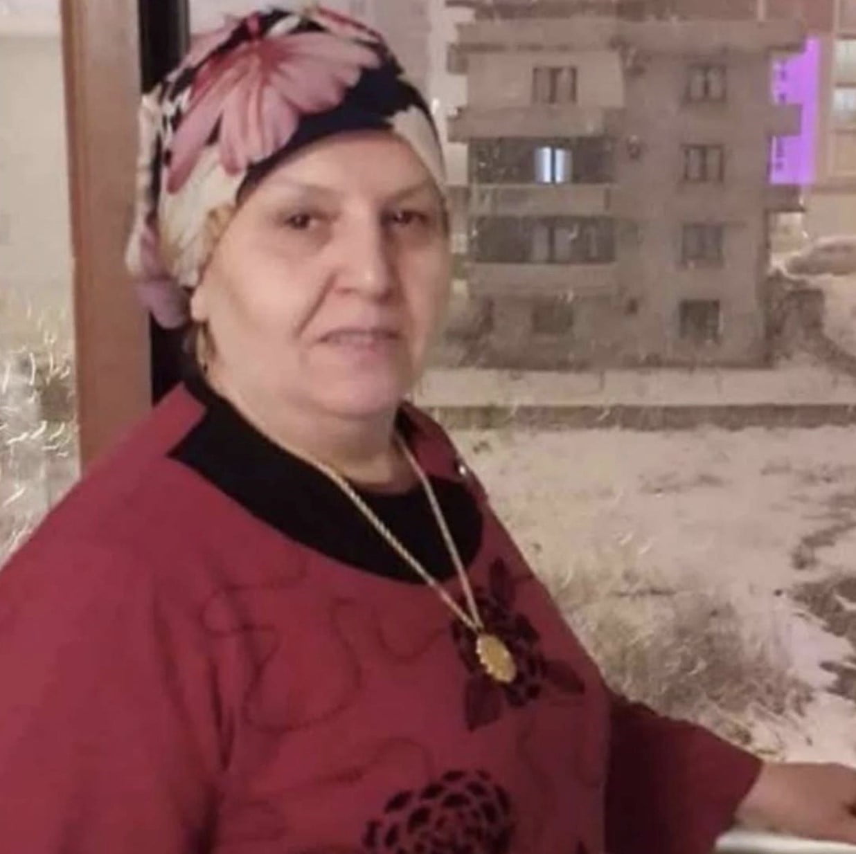 HAYATINI KAYBEDEN HANİFE DEMİRCİ(63)