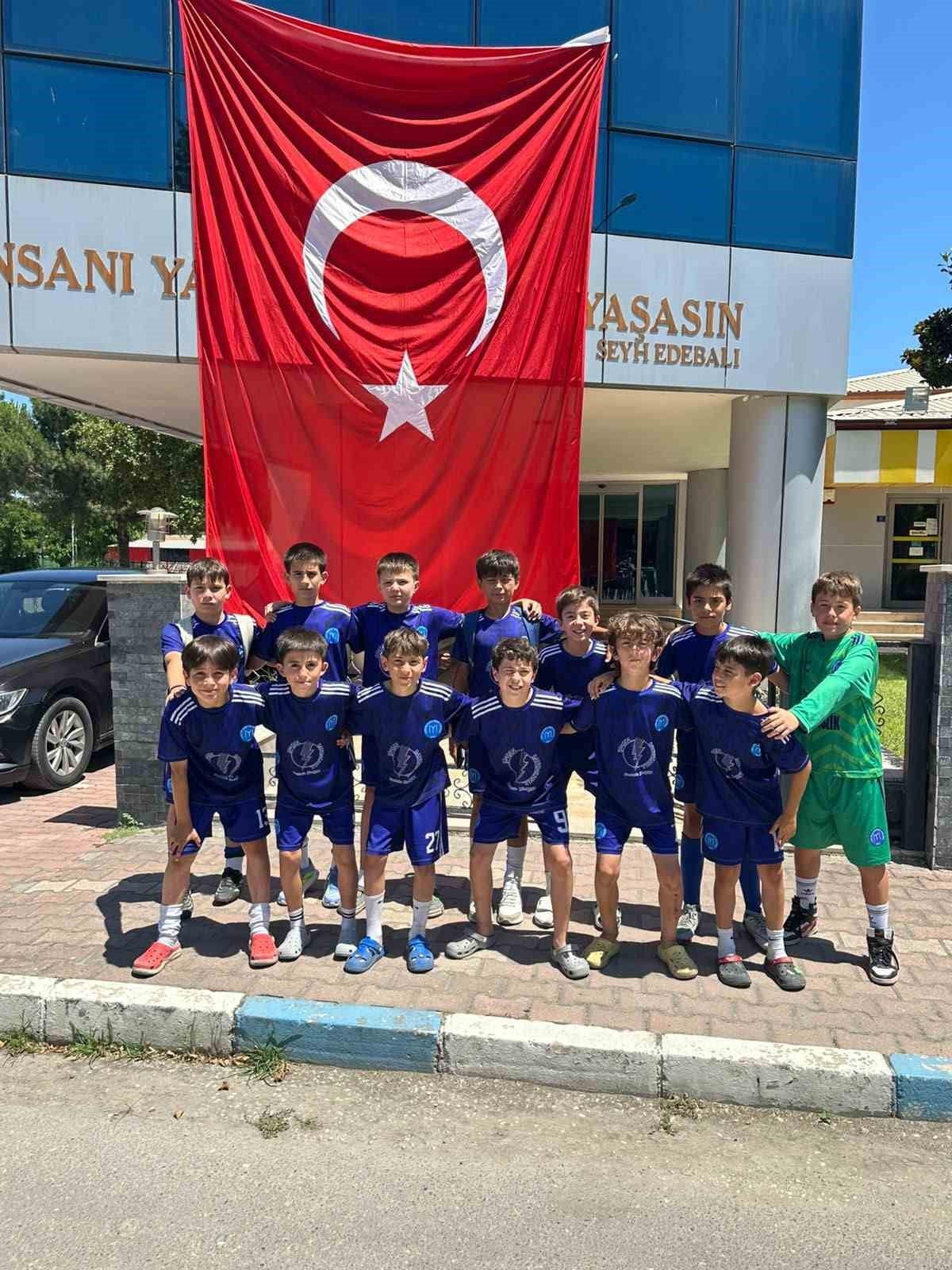 HAZIRLIK MAÇINDA KAZANAN DOSTLUK OLDU