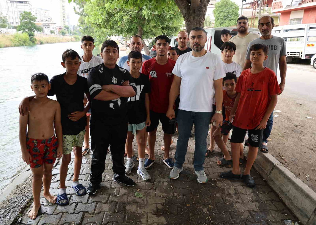 HER YIL YAŞANAN BOĞULMA VAKALARINDAN ENDİŞE DUYAN MAHALLE SAKİNLERİ İSE GÖNÜLLÜ ‘CANKURTARAN’...