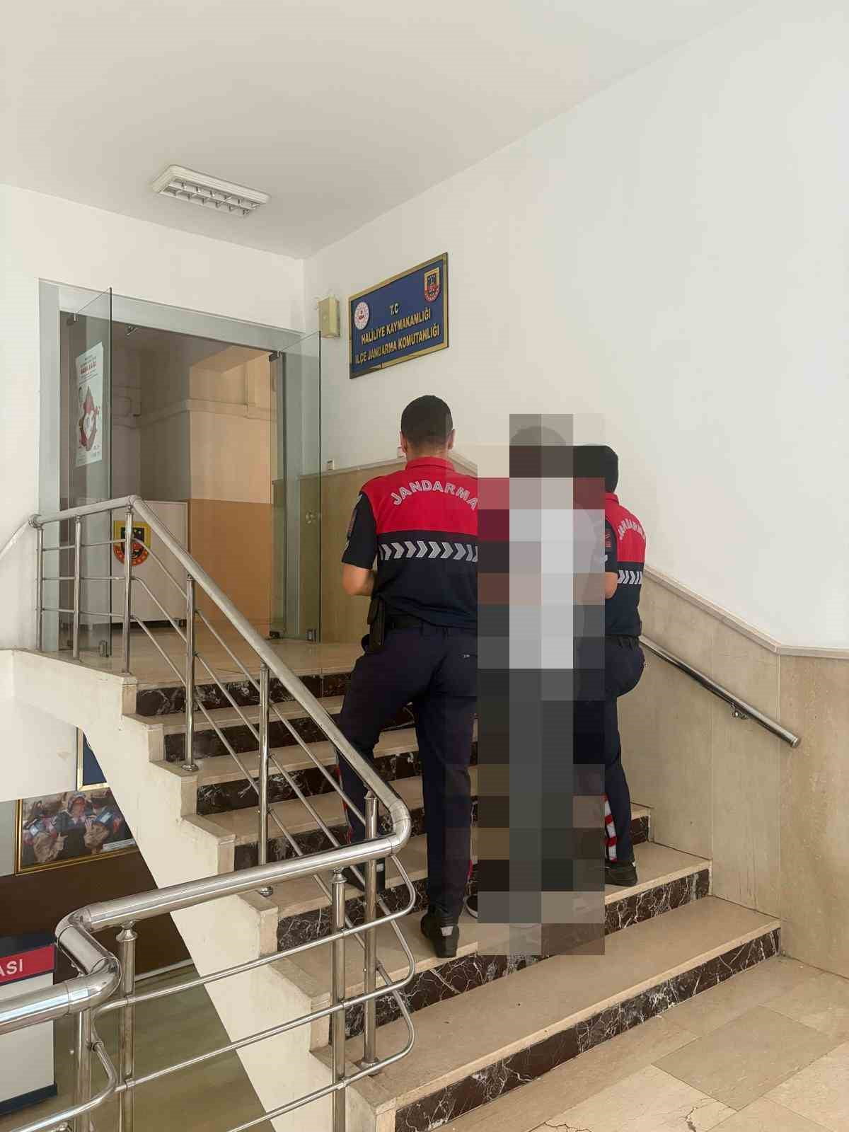 HIRSIZLIK SUÇUNDAN ARANAN ŞAHIS YAKALANDI