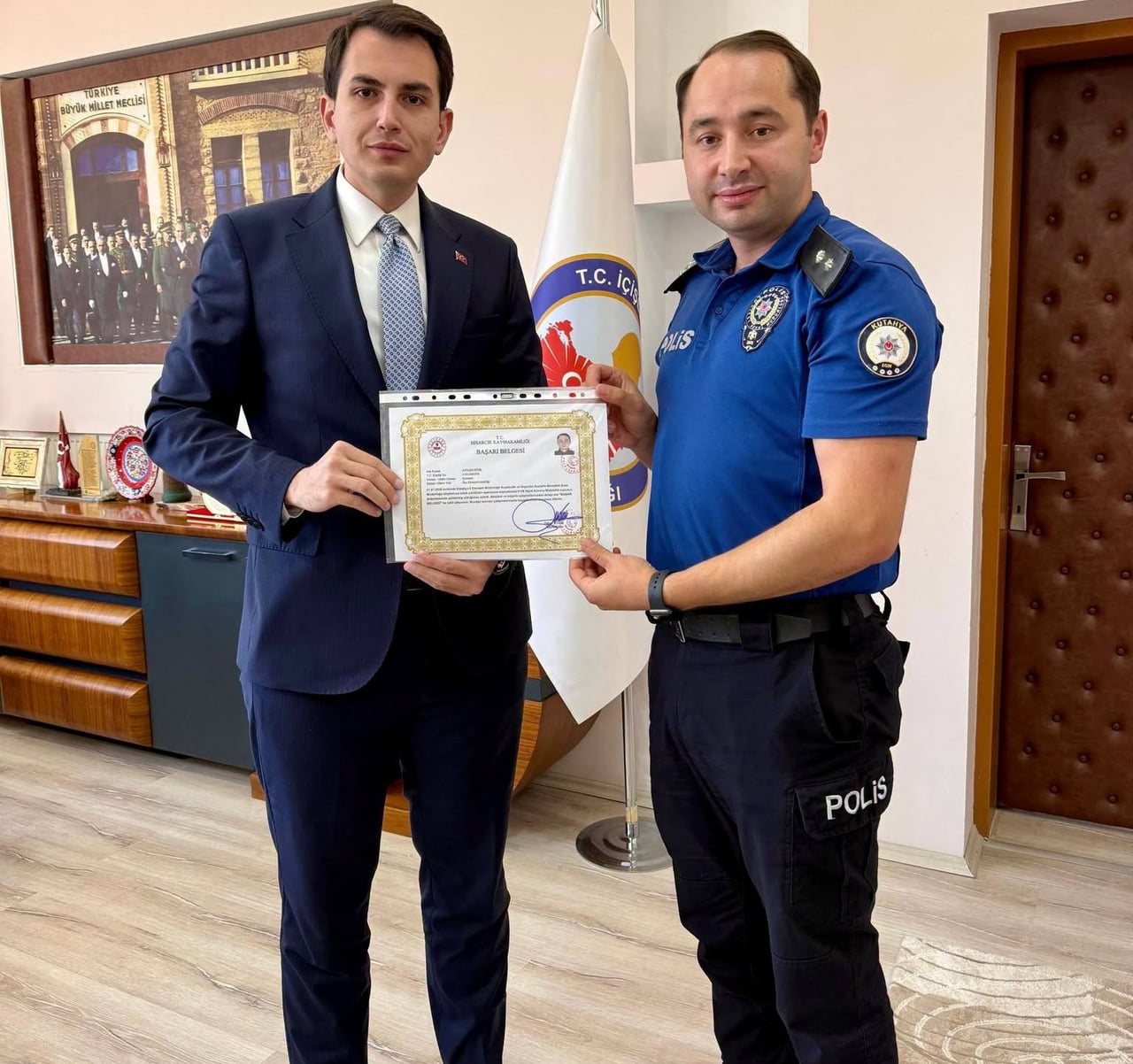 HİSARCIK'TA EMNİYET PERSONELİNE BAŞARI BELGESİ