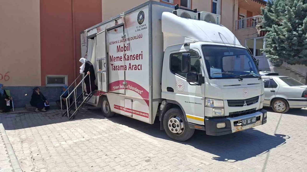 HİSARCIK'TA MEME KANSERİ İÇİN MOBİL TARAMA ÇALIŞMALARI SÜRÜYOR